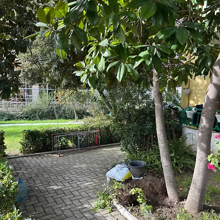 Vacation Garden Semesterbostad