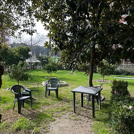 Vacation Garden Semesterbostad Golem (Tirana)